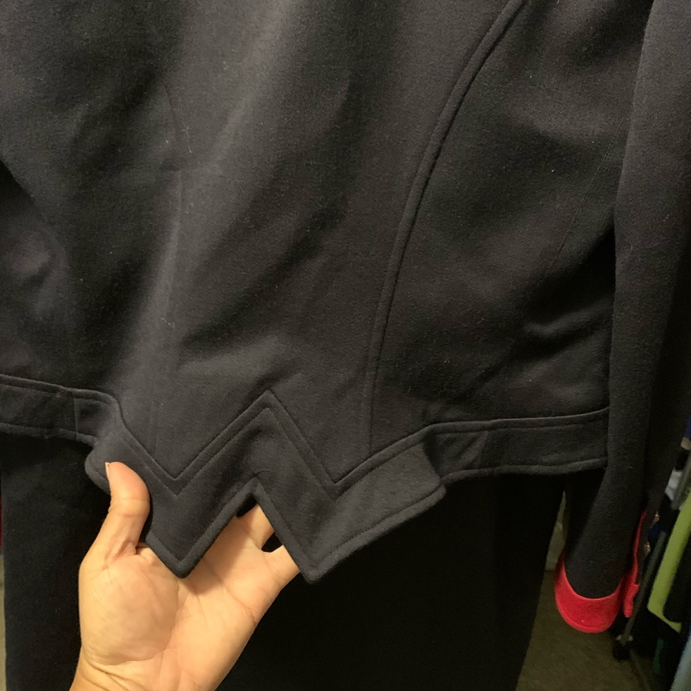 Stunning Albert Nipon Navy Wool Suit - image 7